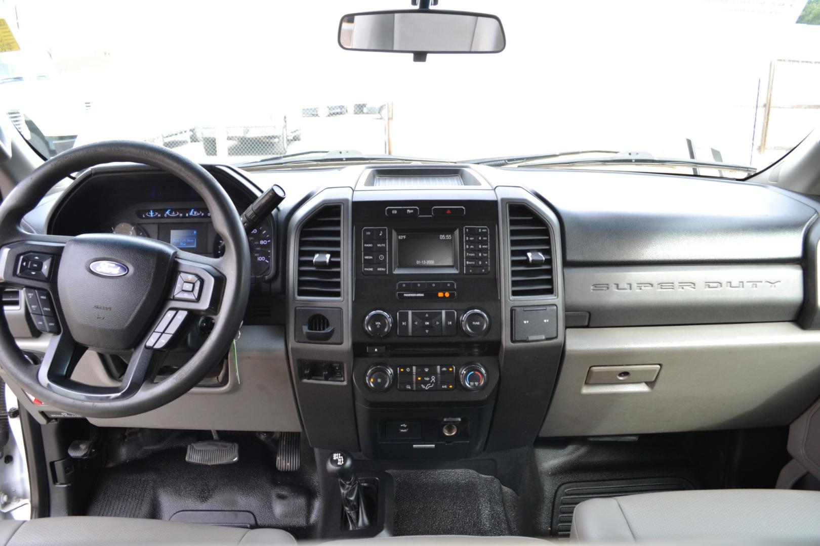 2018 WHITE /GRAY Ford F550 with an POWERSTROKE 6.7L DIESEL engine, AUTOMATIC transmission, located at 9172 North Fwy, Houston, TX, 77037, (713) 910-6868, 29.887470, -95.411903 - Photo#14